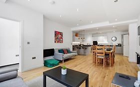 Modern House In Birmingham